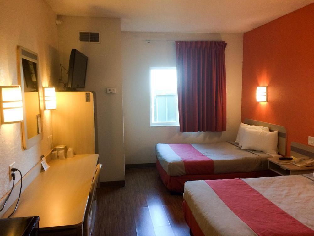 Motel 6-Minonk, Il Eksteriør bilde