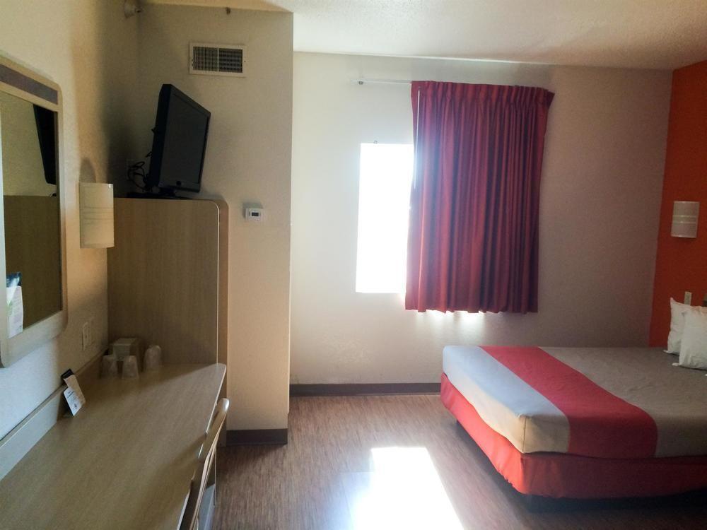 Motel 6-Minonk, Il Eksteriør bilde
